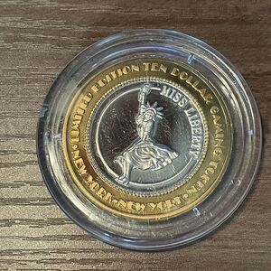 2005 $10 New York New York Miss Liberty Las Vegas, NV .999 Silver Casino Token